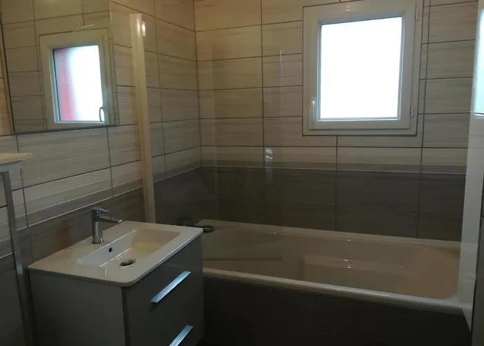 Marianne-jacky Lemans Bed and breakfast Montbizot